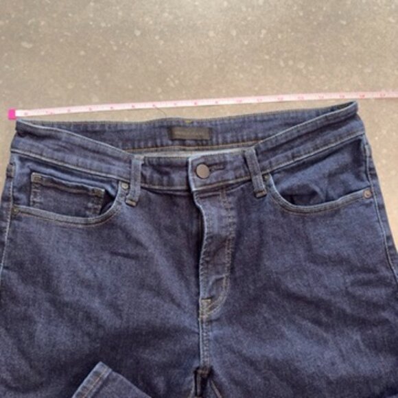 UNIQLO Dark Wash Straight Fit Jeans - Size 33 - Picture 12 of 13